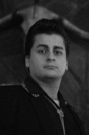 Adolfo Gil López as  in DISPARA PRIMERO 2021