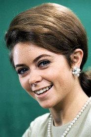 Wenche Myhre as Finja Lund in Weihnachten im Schnee 2019