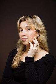 Caroline LeVans as Eve in Crit 