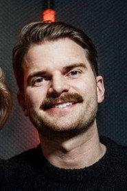 Lucas Simonsson as Self in Carl och spelreklamshelvetet 2019