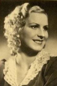 Edna Greyff as Lisa 'Crumbs' in Narren im Schnee 1938