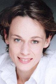 Lise Payen as Fanny in Mother on the Run 2000