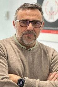 Lorenzo Beteta as Macarios / News Reader (voice) in Norbert 2025