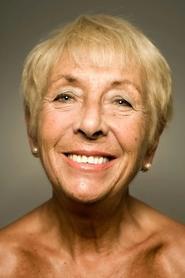 Lola Cordón as Martina in Family Affairs 2024