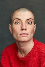 Emilie Largier as Sara in The Draft 2023