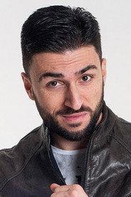 Paco De Rosa as Ispettore Parisi in Caccia al tesoro 2017