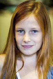 Lucy Kruse as Emma in Timebreakers - auf der Suche nach dem geheimnisvollen Heidekristall 2016