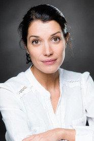 Sophie Neveu as Suzanne in The Shelburn Network 2020