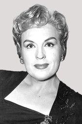 Mercedes Vecino as Carolina Ibarra in La culpa del otro 1942