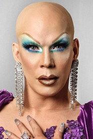 Ikaro Kadoshi as Himself in TupiniQueens 2015