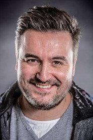 Stefan Cuvelier as Directeur collège in Thank God We Have Each Other 2022