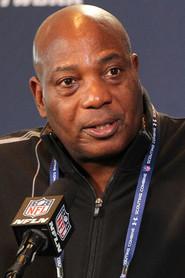 Ozzie Newsome as The Magical Wizard in Masters Of The Gridiron 1986