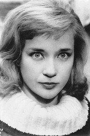 Sylvia Syms as Belle Rosen in The Poseidon Adventure 2005