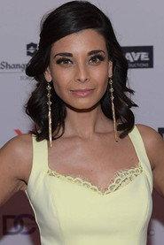 Andrea Drepaul as Jessica in Divorce Photographer