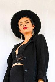 Maria Vitória Resende as Cliente A in NECROSHOP 2021