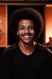 Kauan Oliveira as Voz e Poema in BLIND_CITY 2021