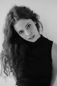 Ceren Koç as Defne in Lo-Fi 2025