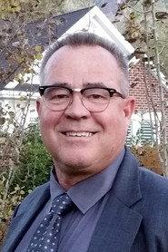 Mark Blockovich as Diner Patron in Enchanted Christmas 2017