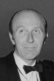 Alan Bridges as Self - on the set 'The Shooting Party' (uncredited) in James Mason: The Star They Loved to Hate 1984
