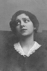Maria Zhdanova as Tatyana in The Break-Up 1929