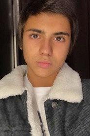 Lourenço Serrão as Júlio in The Englishman's Papers 2024