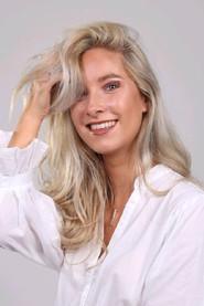 Melissas van Veen as Penny in Sint Ahoy! 2023