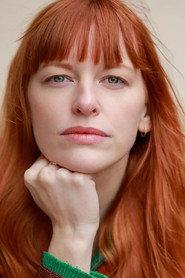 Pauline Nyrls as Zoe in April Skies 2022