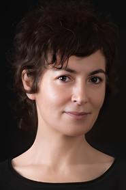 Yelda Reynaud as Banu in İstanbul Tales 2005