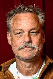 Henrik Schyffert as Various in Spermaharen 2002