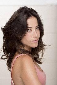 Paula García Lara as Esther in Drea & Cloe 2026