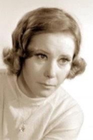 Natalya Gushchina as Шура Королева in Don't Give Up the Queen 1975