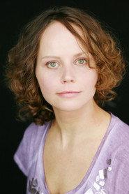 Annette Strasser as Dr. Marie Reiter in Herzlos 2014