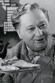 Christian Arhoff as Hoteldirektøren in Don Olsen kommer til byen 1964