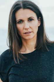 Samantha Anderson as Sue in Best Geezer 2023