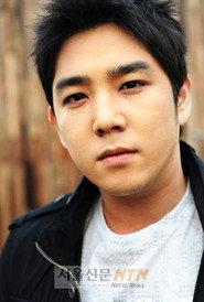 Kim Young-woon as in Super Junior - Live in Japan 2009