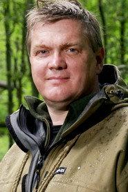 Ray Mears as Self - Presenter in The Real Heroes of Telemark 2003