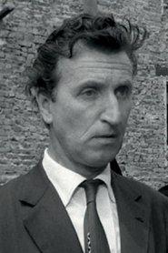 Mac Ronay as Self in Toto at Night 1962