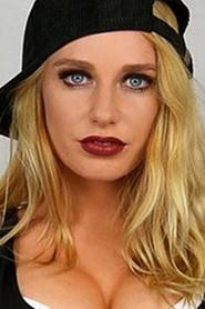 Simone Sherie as in RISE Wrestling 14: Luminous 2019