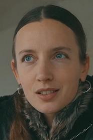 Mercedes Dassy as Valérie in No Love Lost 2023
