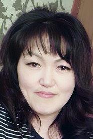 Gulnaz Kelsimbaeva as Nadya in Convenience Store 2022