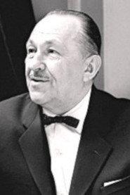 Vladimir Shnejderov as Head of geology expedition (uncredited) in The Golden Lake 1935