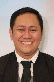 Betong Sumaya as Phi's Father in Slumber Party 2012
