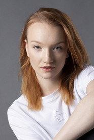 Kateřina Zapletalová as recepční in Droneman 2020