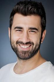 Bahadır Vatanoğlu as Serdar in Nobody Comes Nobody Goes... 2014