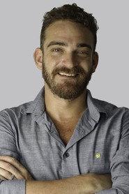 Daniel Bouzas as Beto in A Suspeita 2022