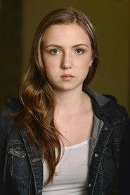 Emma Bonikowsky as Emma in La Cartographe 2018