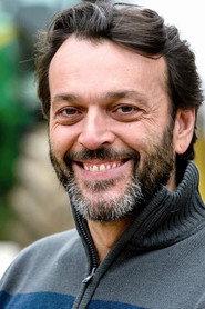 George Grisbi as Stéphane in Celle avec qui on a dansé 2026
