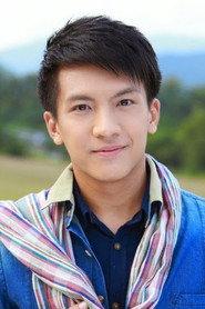 Tao Pusin Warinruk as Peng in Embracing Khemarat 2016