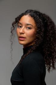Rafaela Viana as Raimunda in Trago seu amor de volta 2026