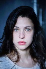 Isabel Aimé González Sola as Emma in Murder in the Building 2026